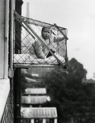 London baby cages, 1930s (2)