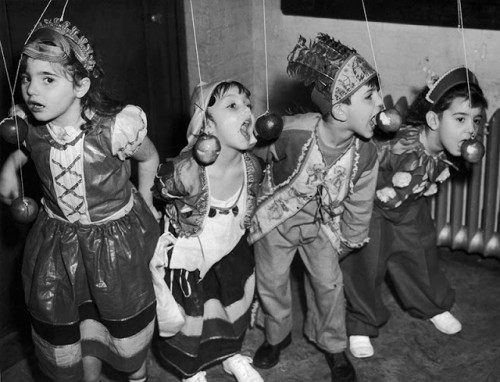 How Kids Used to Celebrate Halloween (4)