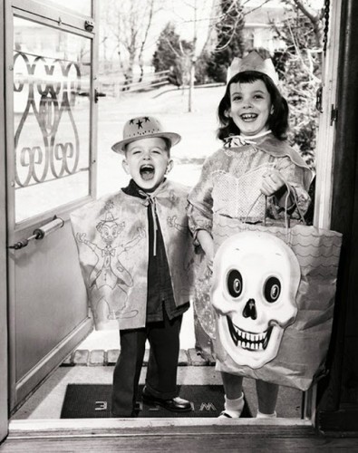 How Kids Used to Celebrate Halloween (8)