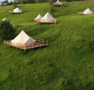 În România s-a deschis primul camping lux: Ursa Mică Glamping Resort - știe!