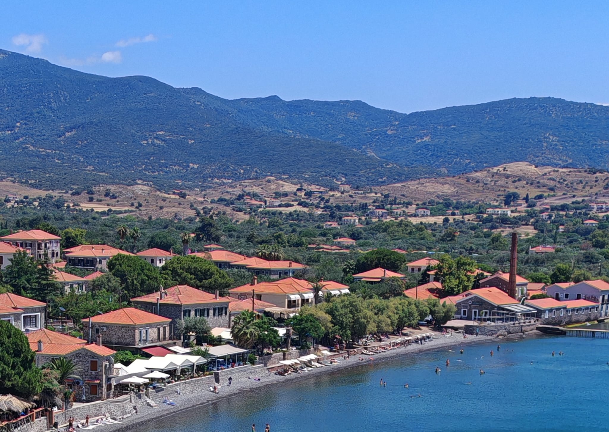 9 motive pentru care să NU te duci în Lesbos